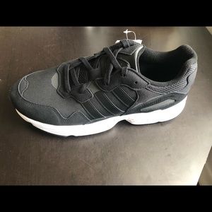Adidas Sneakers Size 9.5